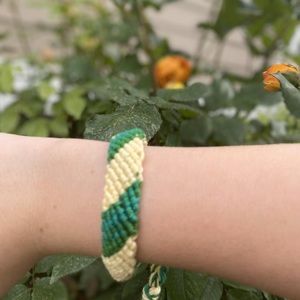 hand woven friend ship bracelet (: